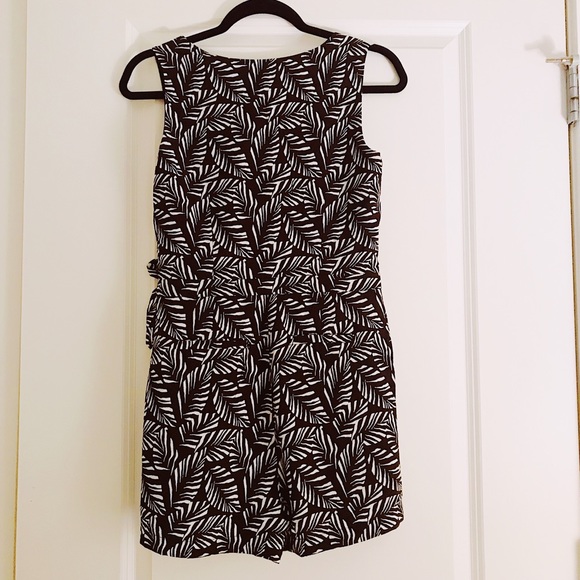 Petite LOFT Romper with side tie and pockets! - Picture 2 of 5